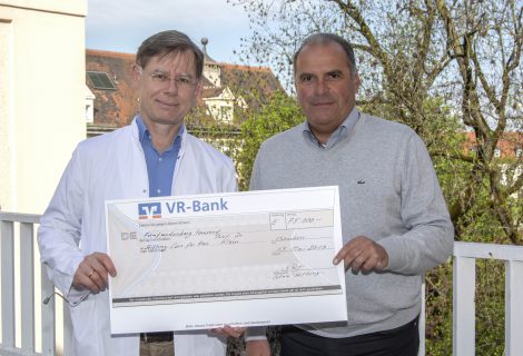 Spendenübergabe an Prof. Dr. Christoph Klein / Haunersche Kinderklinik / Care-for-Rare Foundation